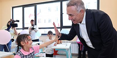 15.000 Öğrenciye Çanta ve Kırtasiye Seti Dağıtıldı