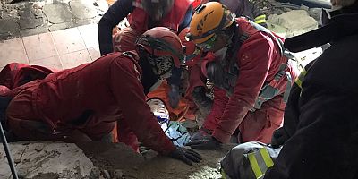 AKUT’tan,   71. saatte yeni bir mucizevi kurtarma… 